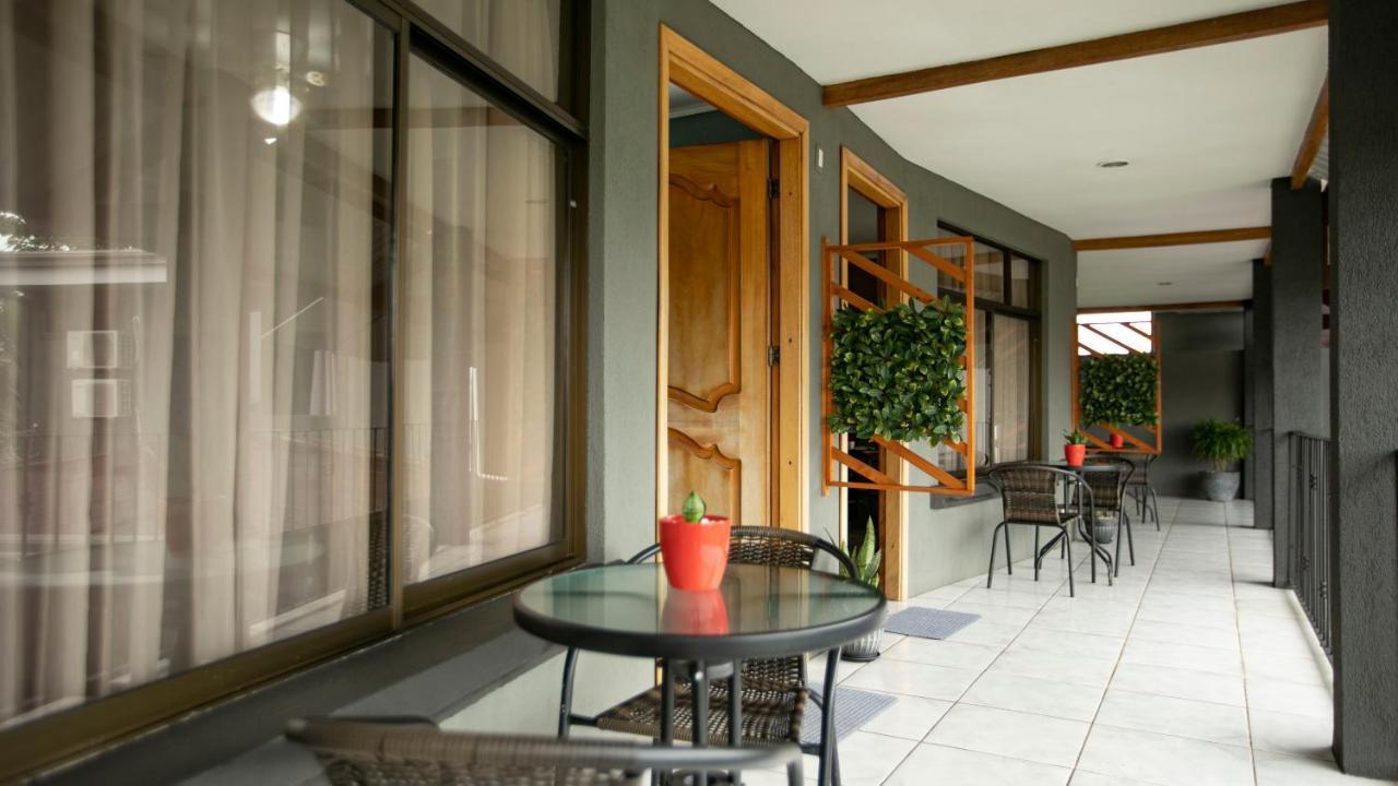 Coati Arenal Lodge La Fortuna Zewnętrze zdjęcie
